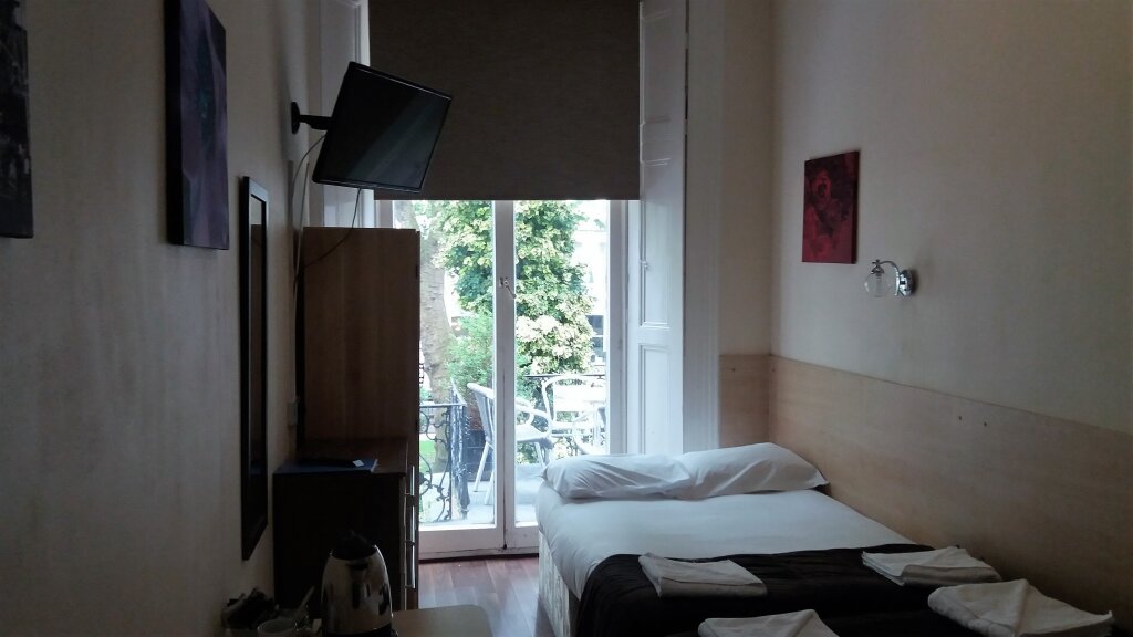 Tony's House Hotel 11