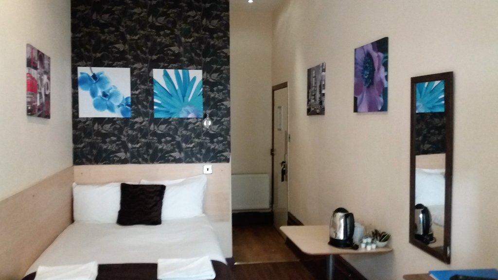 Tony's House Hotel 12