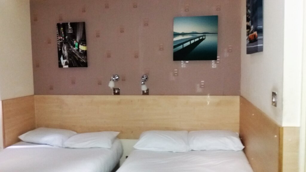 Tony's House Hotel 13