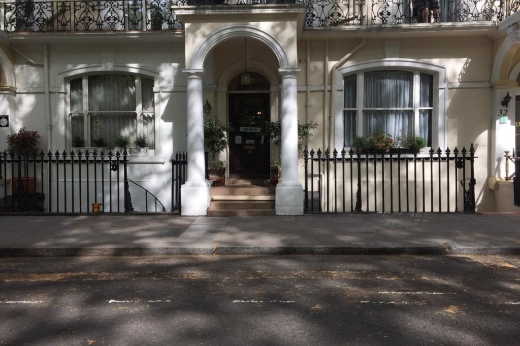 Tony's House Hotel 8