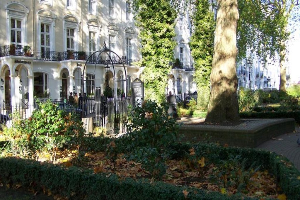Tony's House Hotel 9