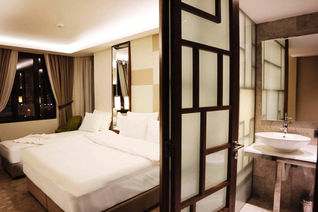 The Biancho Hotel Pera 16