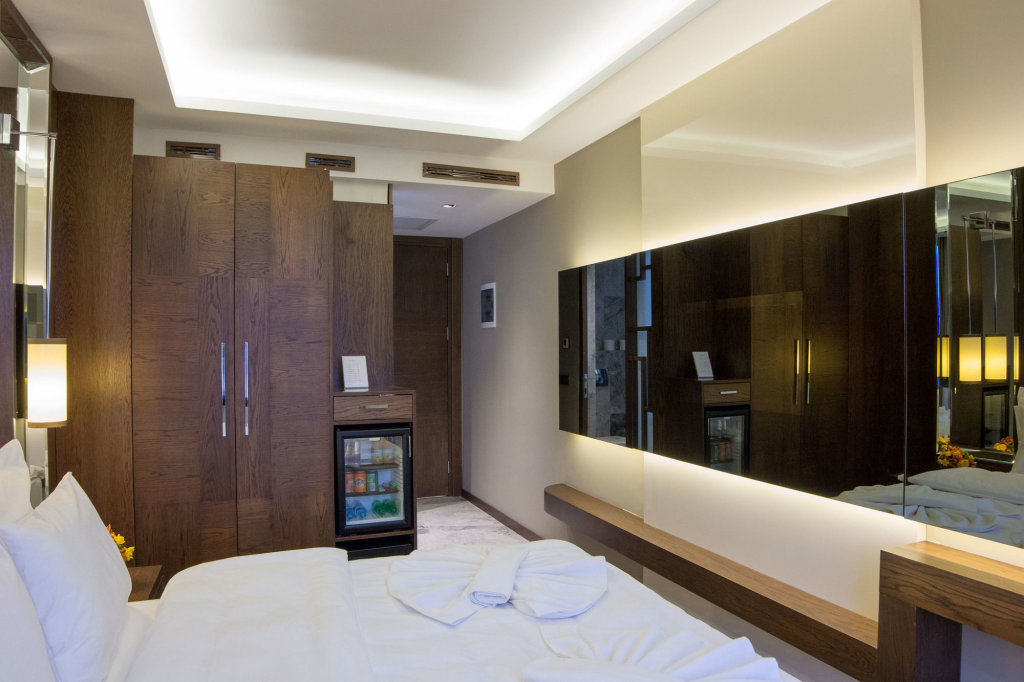 The Biancho Hotel Pera 4