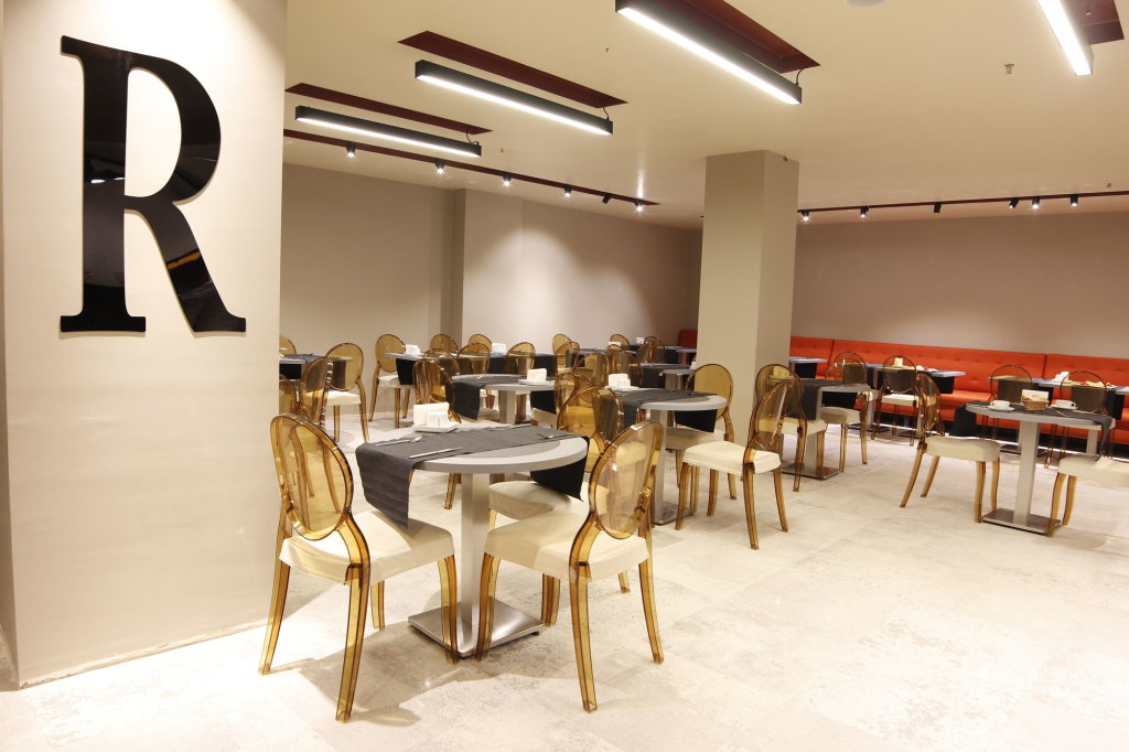 The Biancho Hotel Pera 9