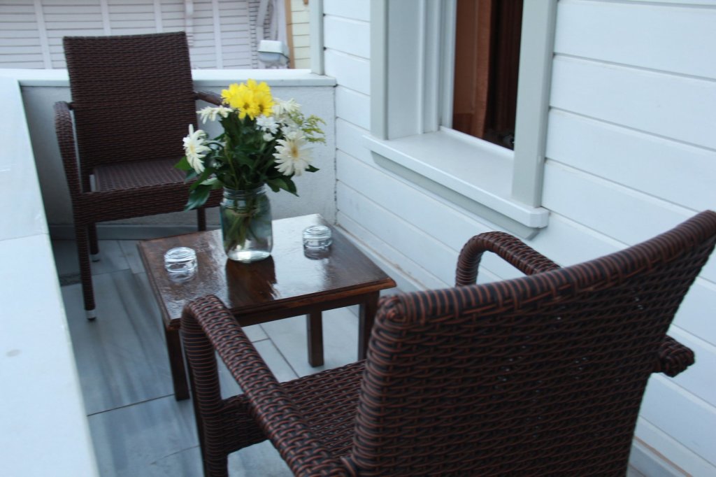 Jasmine Apartment 6