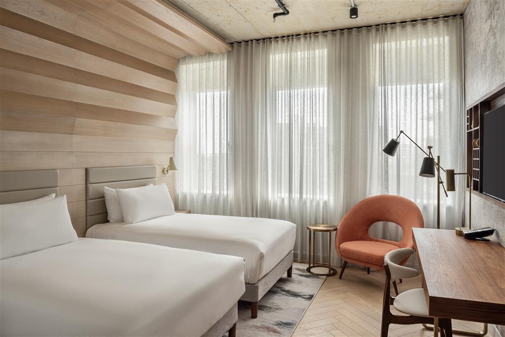 Canopy by Hilton London City 12
