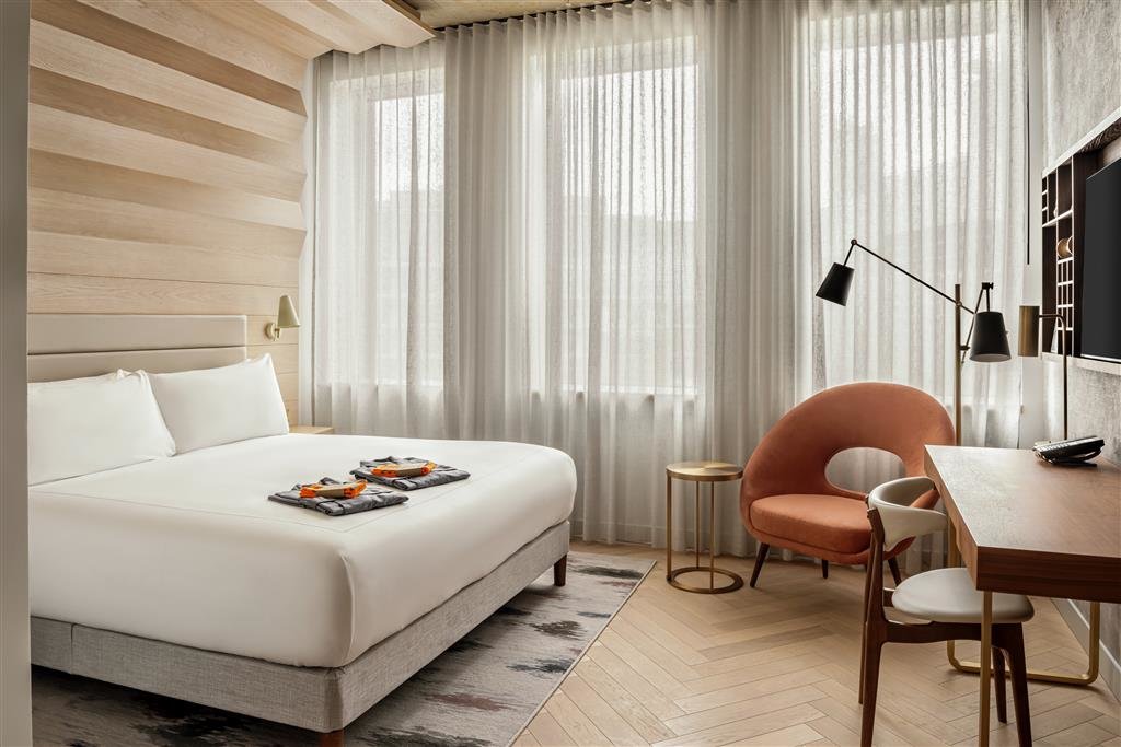 Canopy by Hilton London City 14