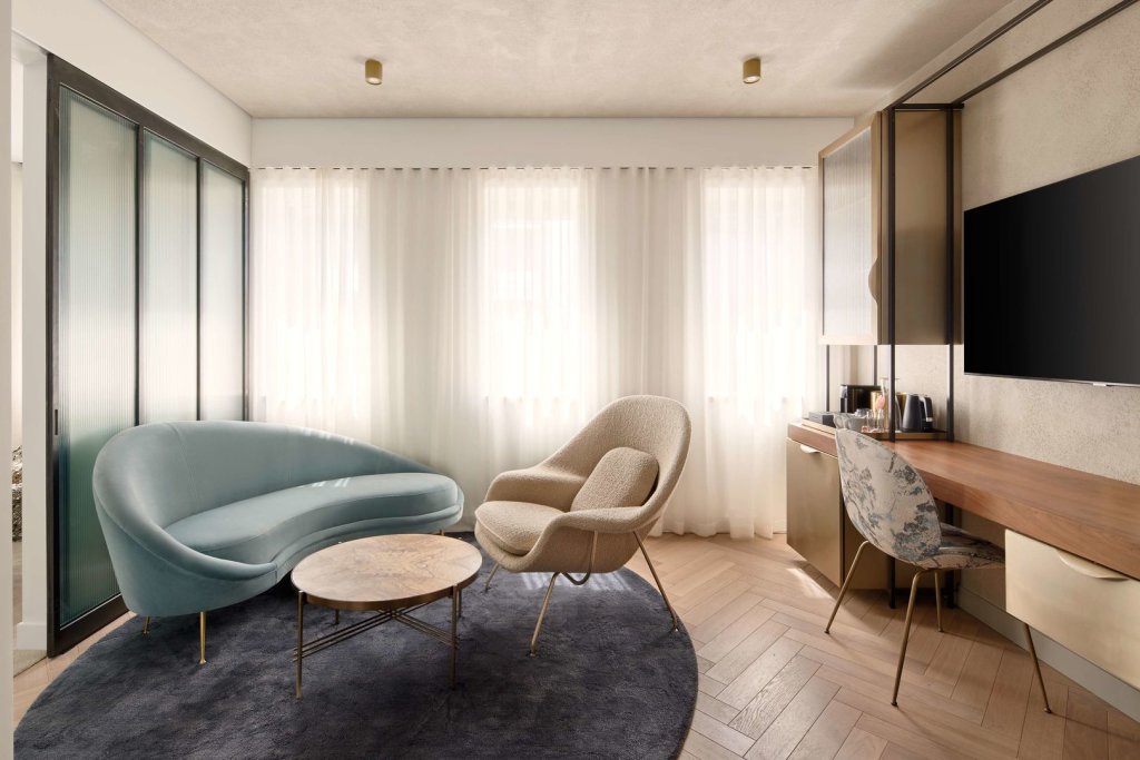 Canopy by Hilton London City 19