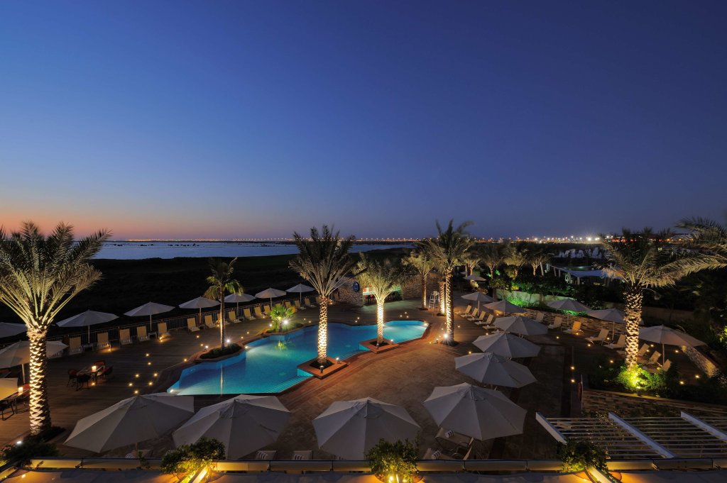 Park Inn by Radisson Abu Dhabi Yas Island 14