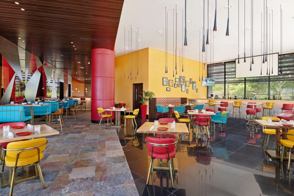 Park Inn by Radisson Abu Dhabi Yas Island 7