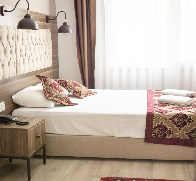 The Reina Istanbul 12