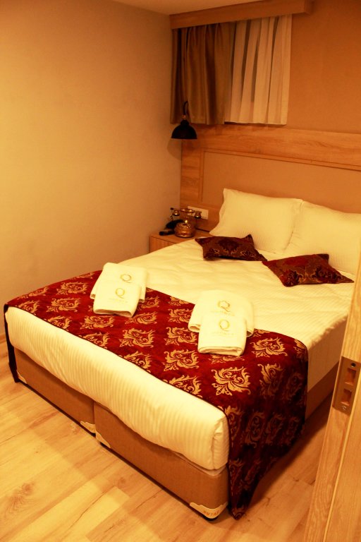The Reina Istanbul 14