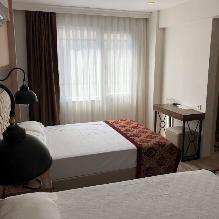 The Reina Istanbul 16