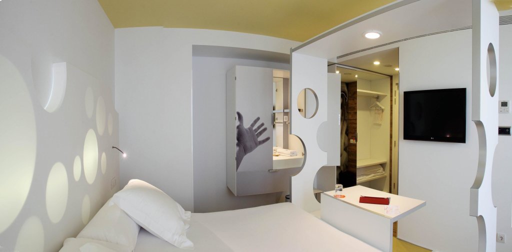 Room Mate Pau 17