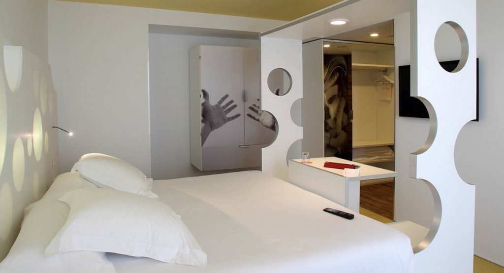 Room Mate Pau 2