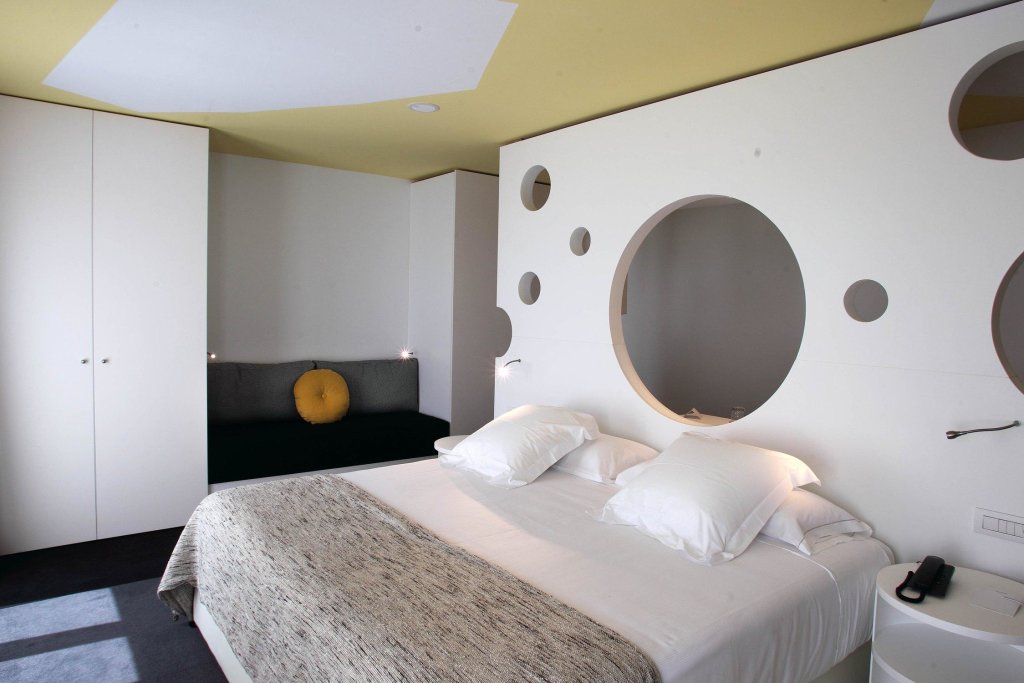 Room Mate Pau 24