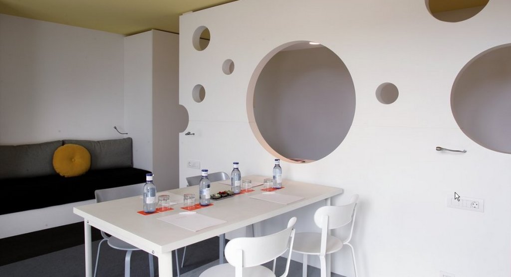 Room Mate Pau 3