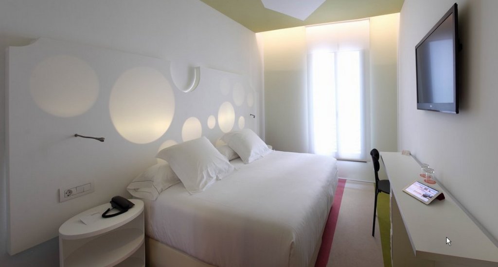 Room Mate Pau 4