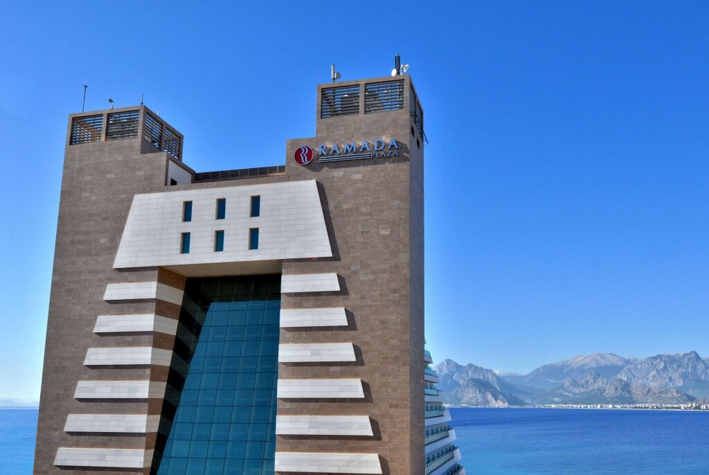Ramada Plaza by Wyndham Antalya 3
