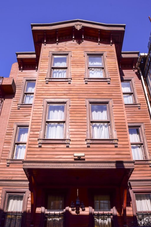 Sphendon Hotel 24