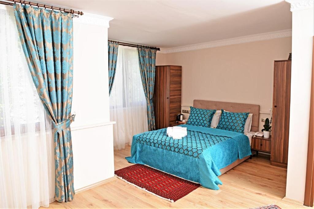 Sphendon Hotel 4