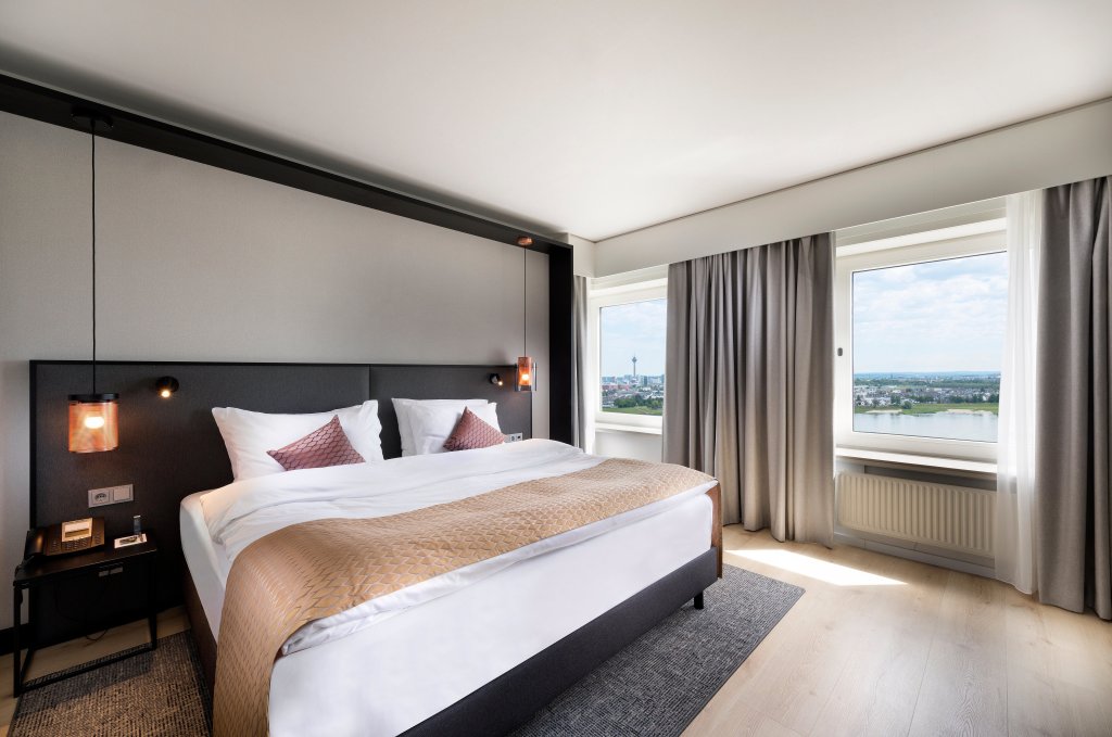 Crowne Plaza Düsseldorf-Neuss, an IHG Hotel 7