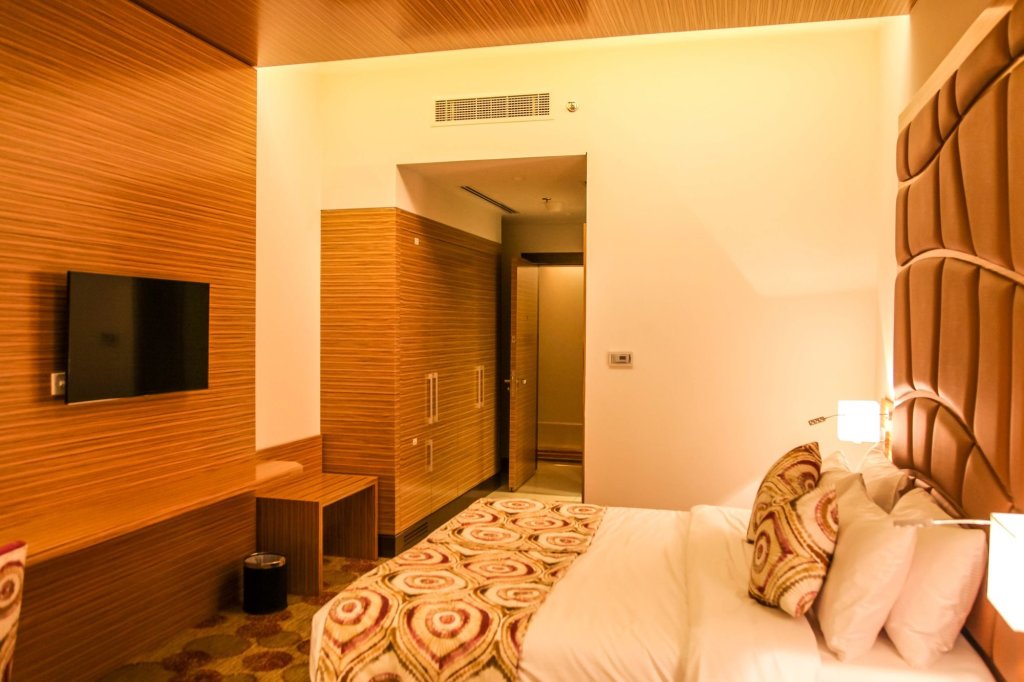 Best Western Plus Pearl Creek 5