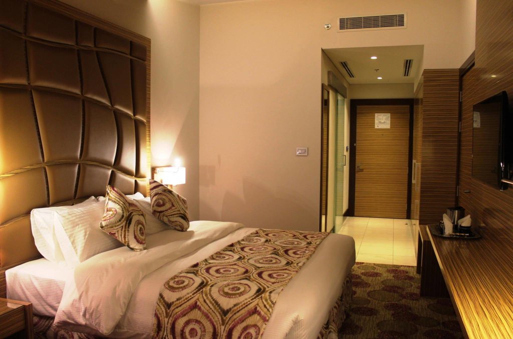 Best Western Plus Pearl Creek 7