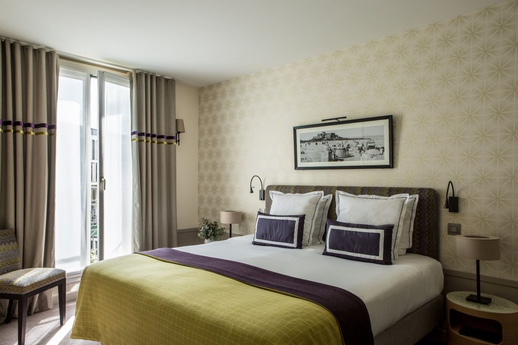 Hotel Aiglon 17