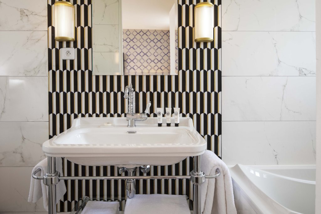 Hotel Aiglon 18
