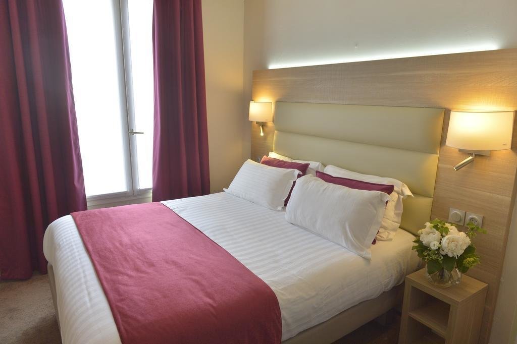 Hotel Unic Renoir Saint Germain 11