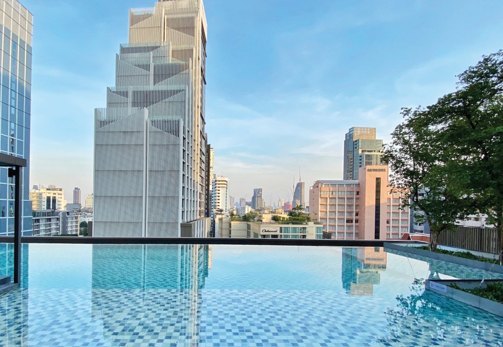 Oakwood Suites Bangkok 1