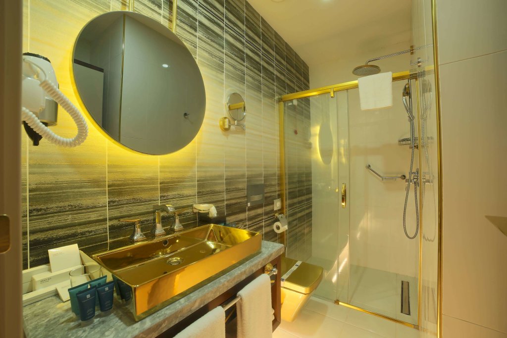 Tryp by Wyndham Istanbul Topkapi 24