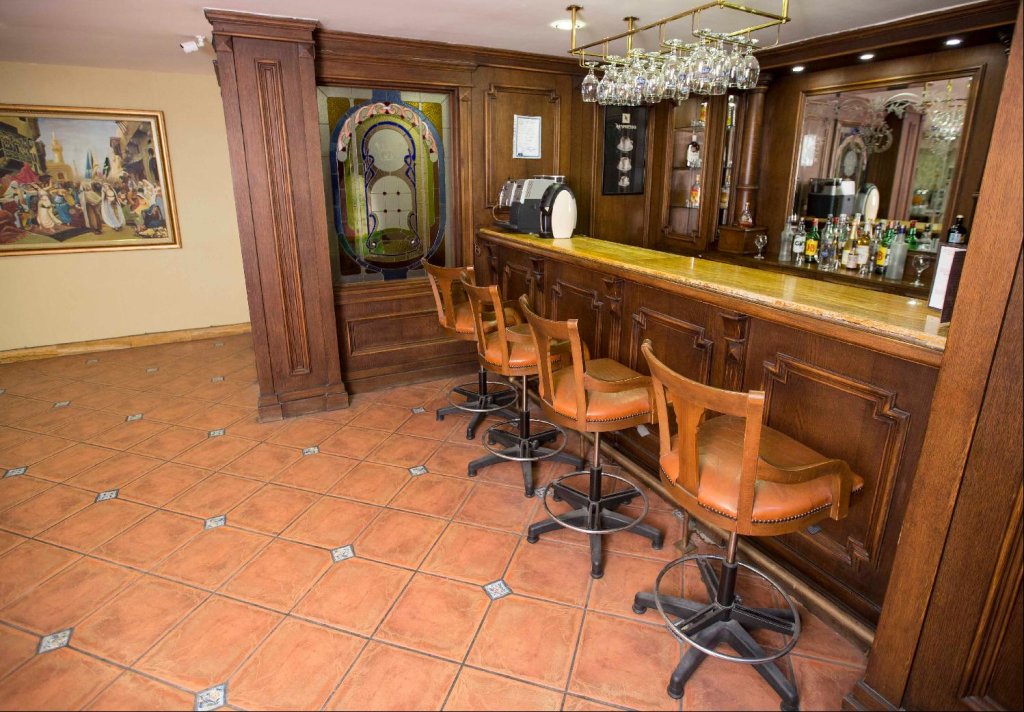 Hotel Golden Crown 1