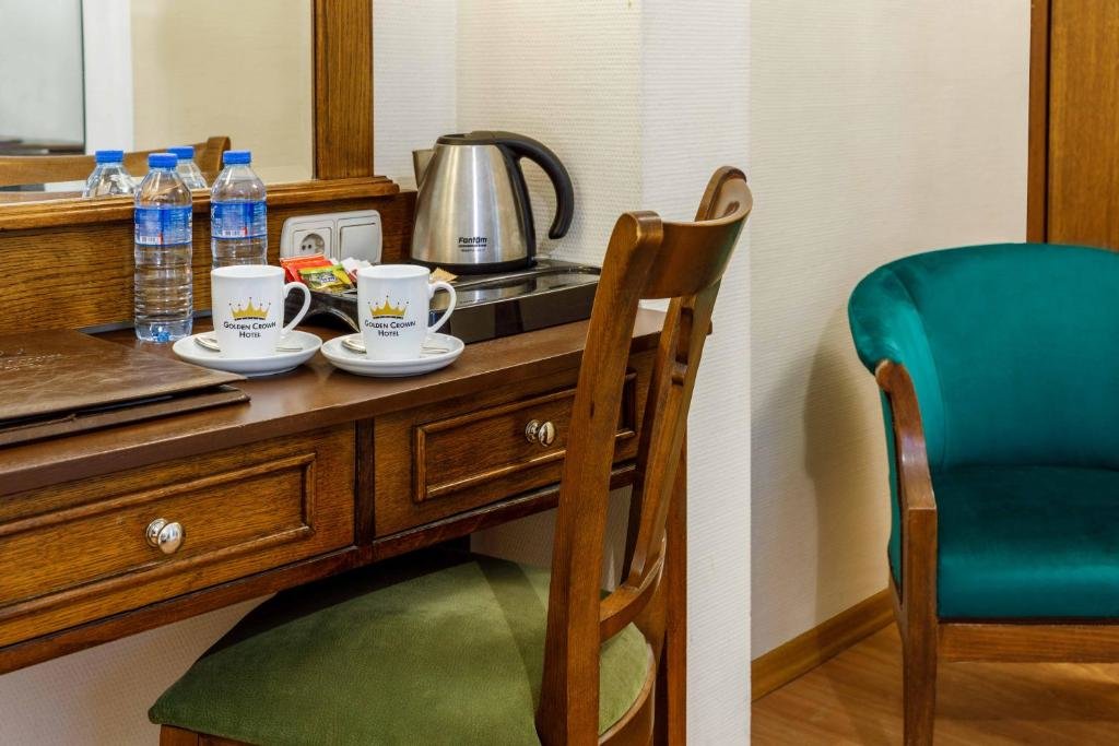 Hotel Golden Crown 22