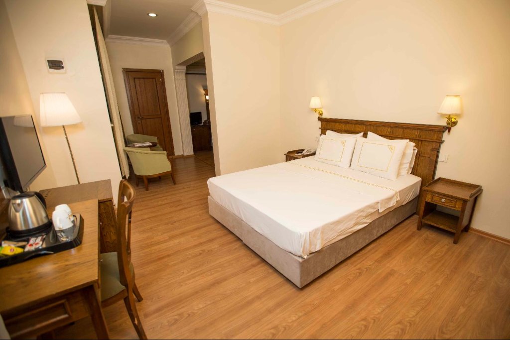 Hotel Golden Crown 6