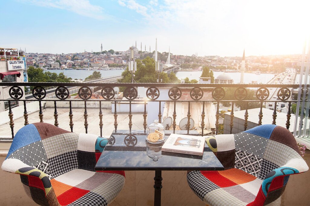 Galata Grace 1