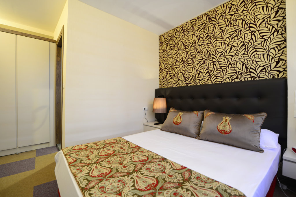 Arsima Hotel 8