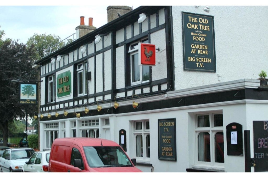 OYO Old Oak Tree Inn 4