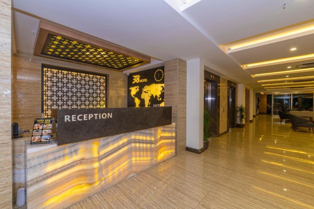 38 Hotel 21