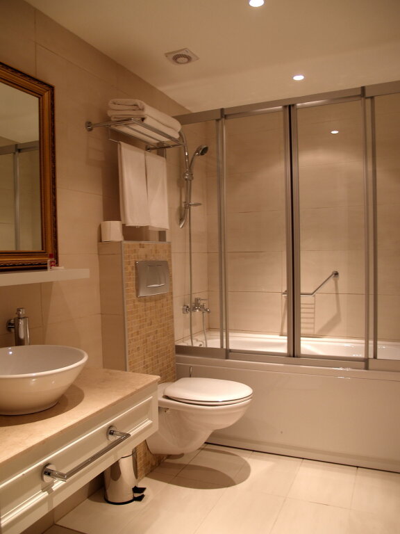 Avicenna Hotel - Special Class 10