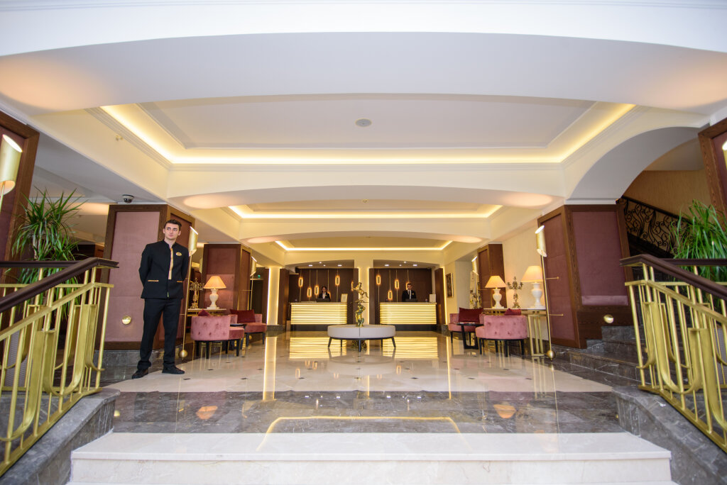 Tiflis Palace 20