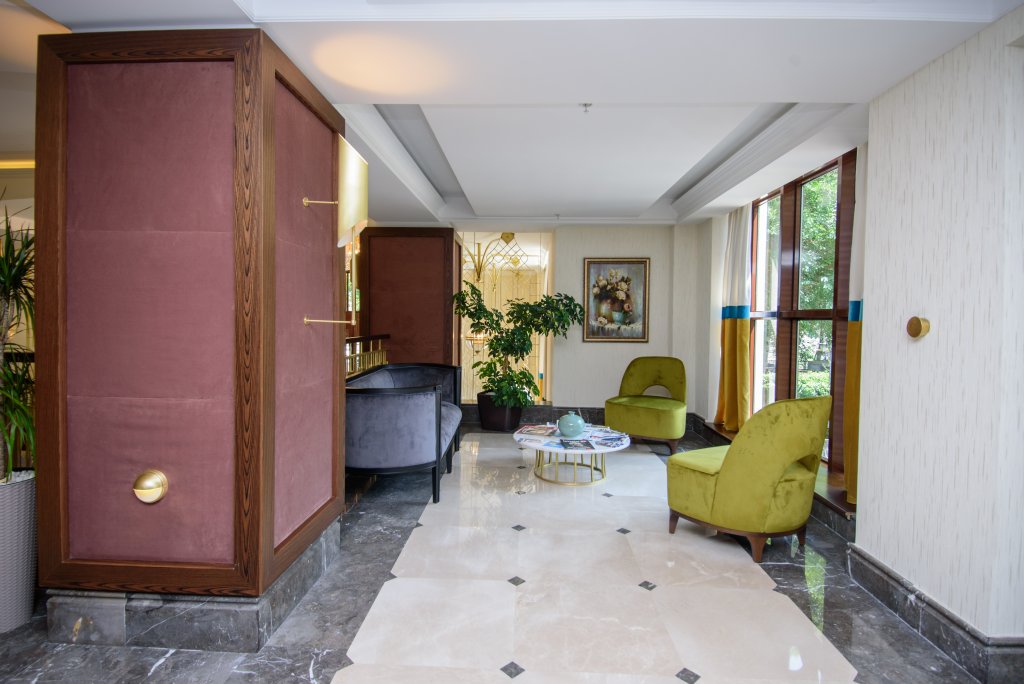Tiflis Palace 21