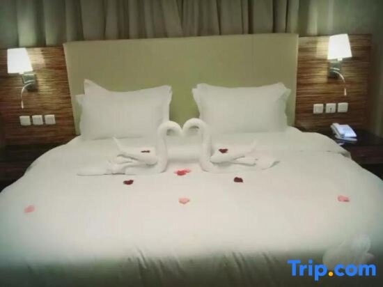 Crown Town Hotel 1