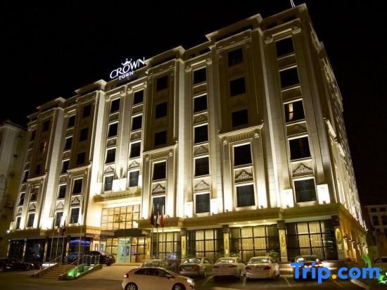 Crown Town Hotel 3