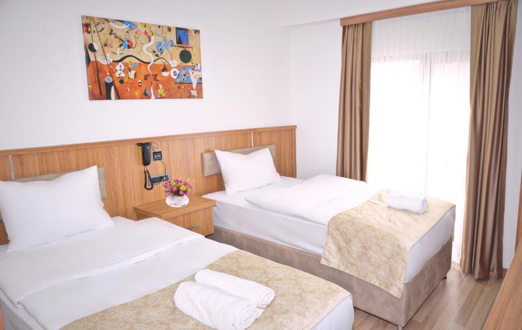 Hotel La SERA 11