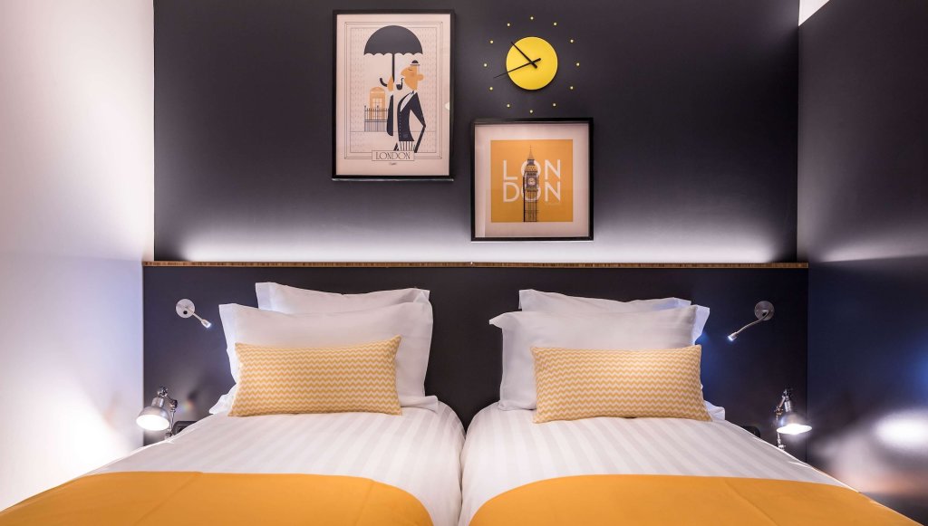 Best Western Plus Suitcase Paris La Defense 1