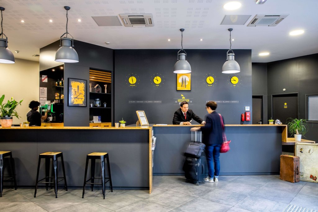 Best Western Plus Suitcase Paris La Defense 16