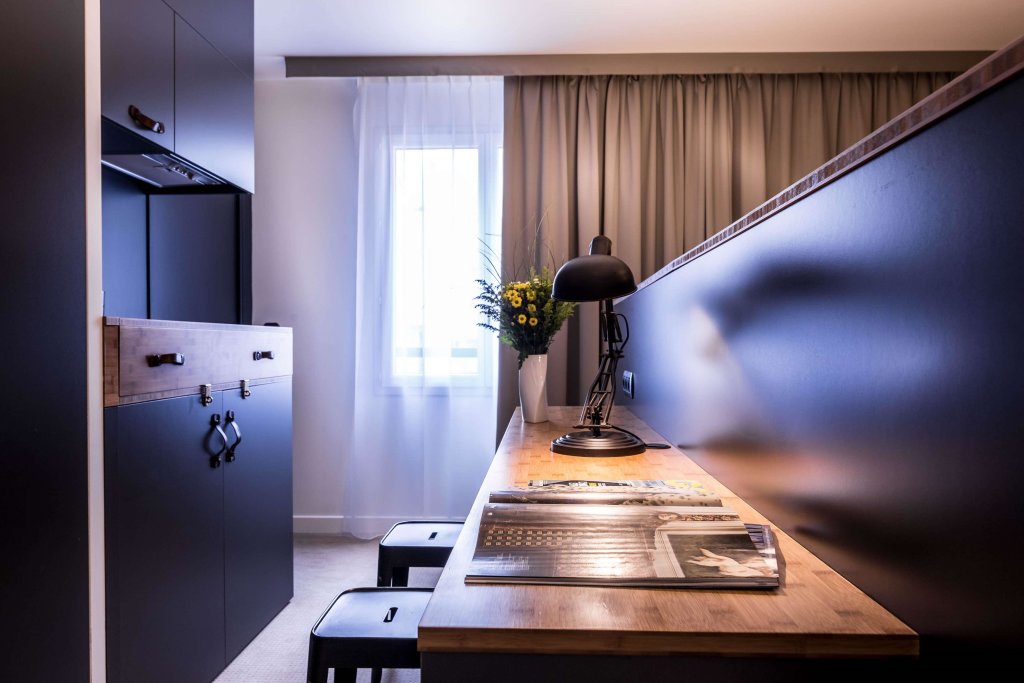 Best Western Plus Suitcase Paris La Defense 17