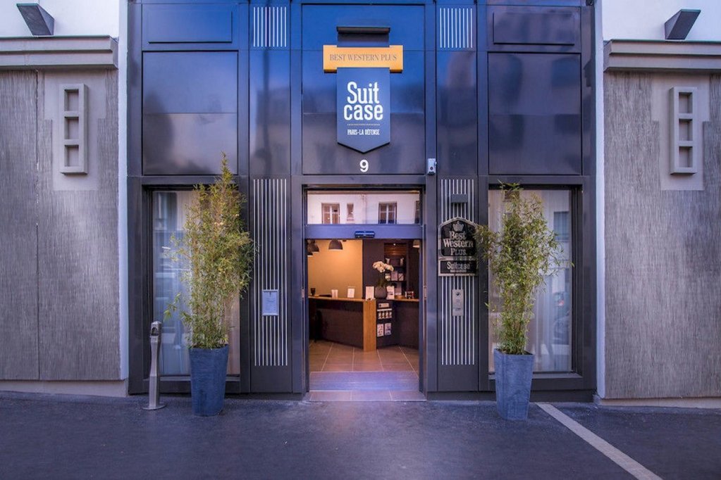 Best Western Plus Suitcase Paris La Defense 21